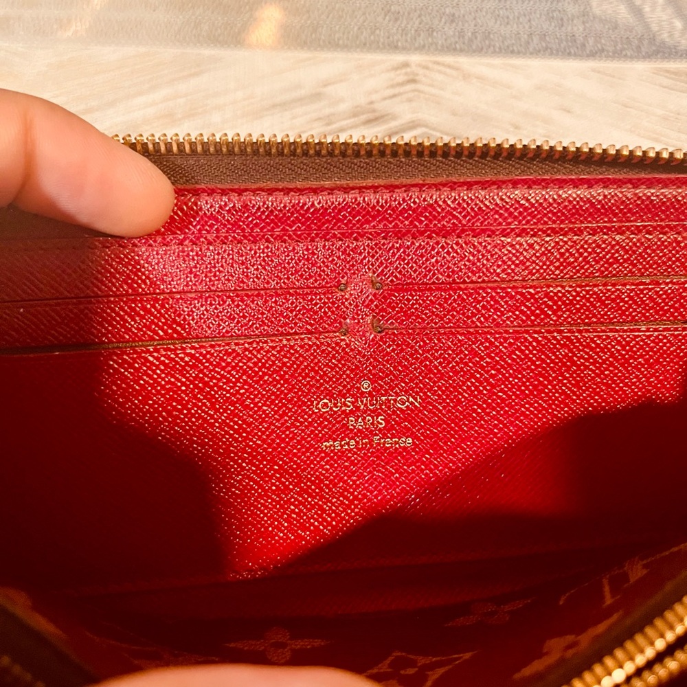 Louis Vuitton Monogram long zippy Wallet - Picture 9 of 15